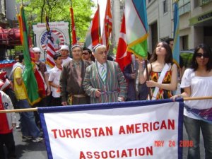 الجمعية التركستانية الأمريكية في مسيرتها السنوية بنيويورك.